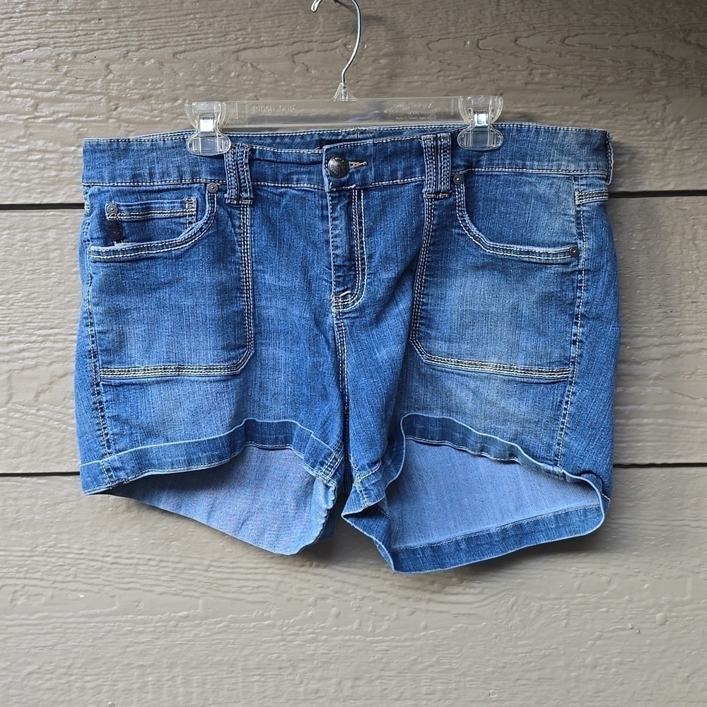 Torrid contrast stitch denim shorts 20 low rise
